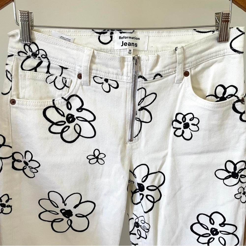 NWT Reformation Julianna Zip Mid Rise Straight Leg Jeans in Floral Scribble - Picture 2 of 9